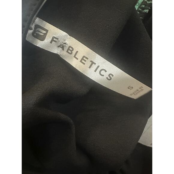 NWT Fabletics Malindi Criss Cross Cut Out Strappy Dress Green Black Leaves Small - Picture 4 of 14